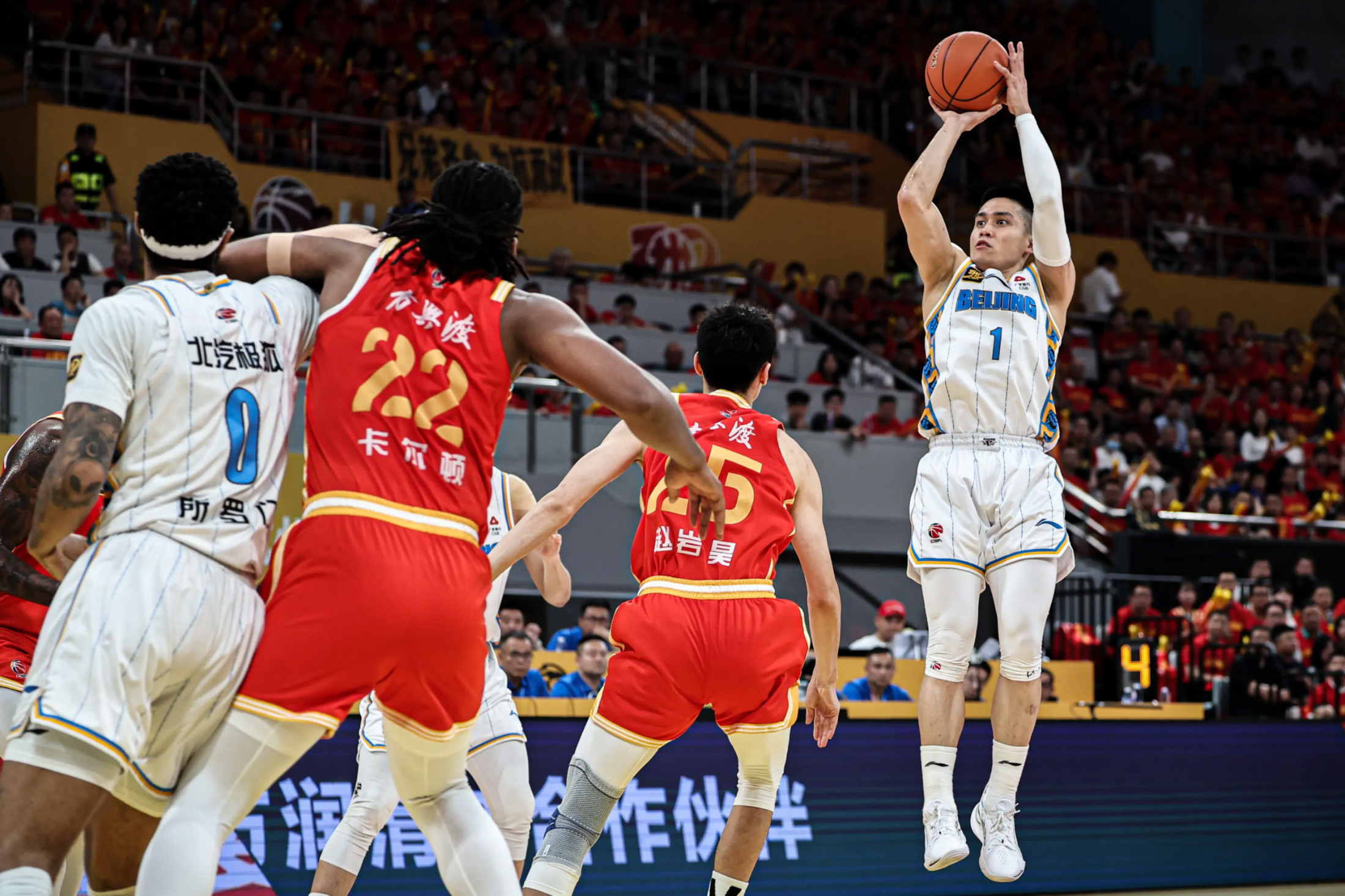 NG大舞台广厦男篮训练开放日，转会期刷新队史纪录引欢呼，葡超在即，训练强度明显提升的简单介绍