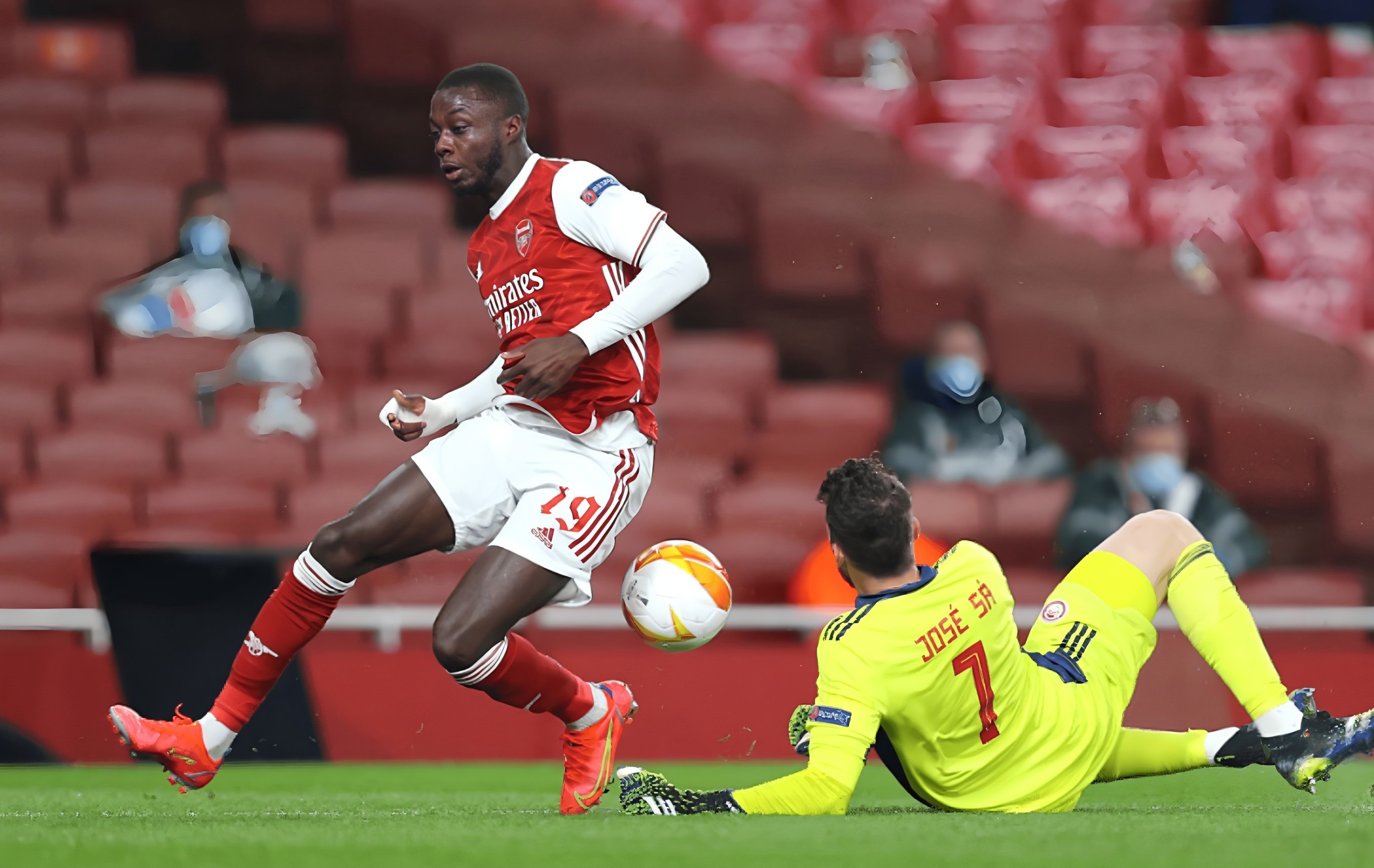 壹号娱乐包含刚刚！广州队围绕欧联队长鼓劲瓦伦西亚迎来里程碑备战全明星赛，波尔图围绕英超再遭质疑的词条